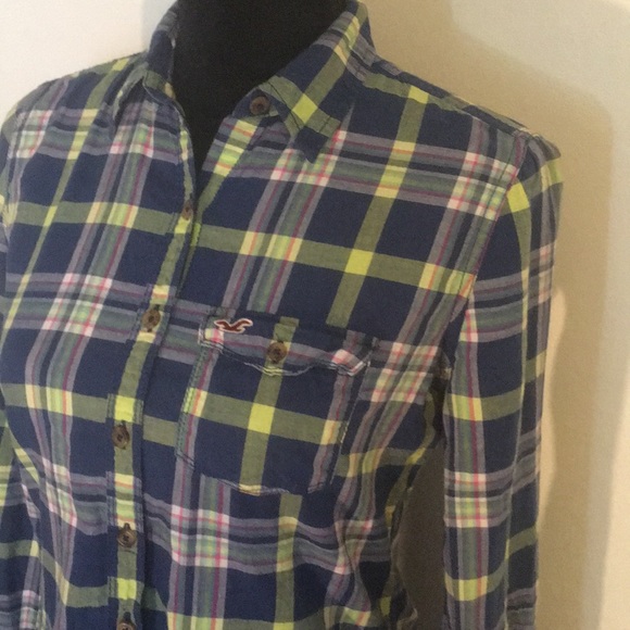 Super cute plaid button down - Picture 2 of 5